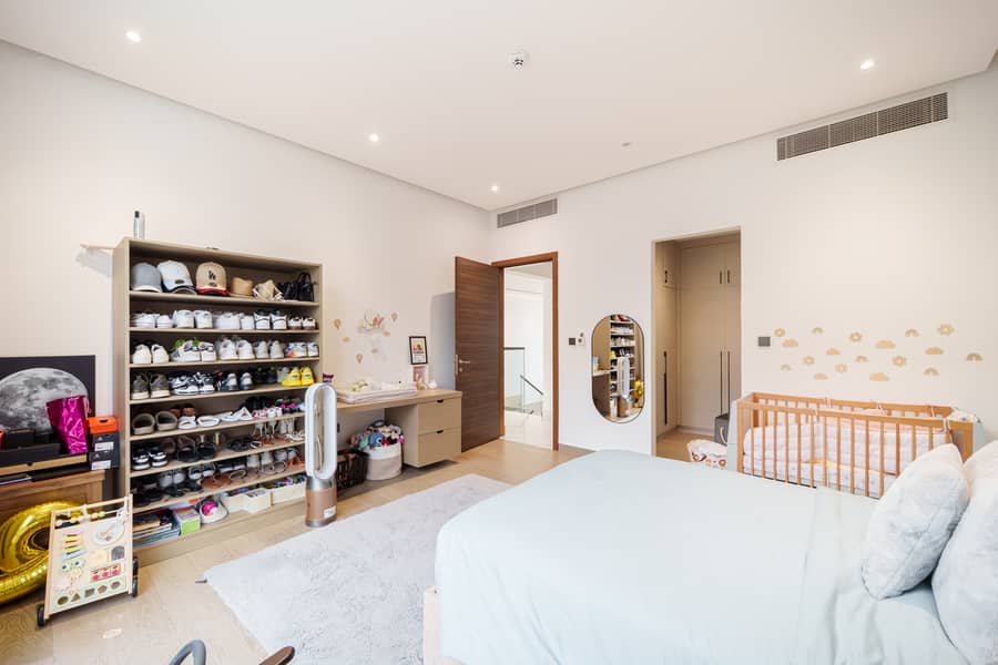 Luxury 5-Bedroom Standalone Villa — photo 31
