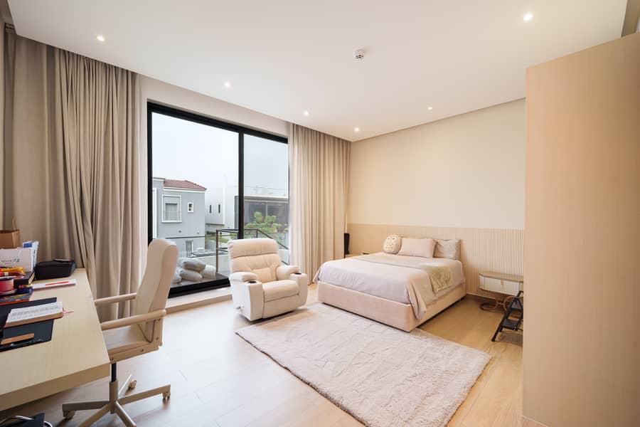 Luxury 5-Bedroom Standalone Villa — photo 32