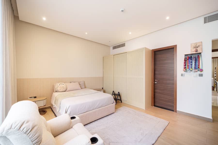 Luxury 5-Bedroom Standalone Villa — photo 33