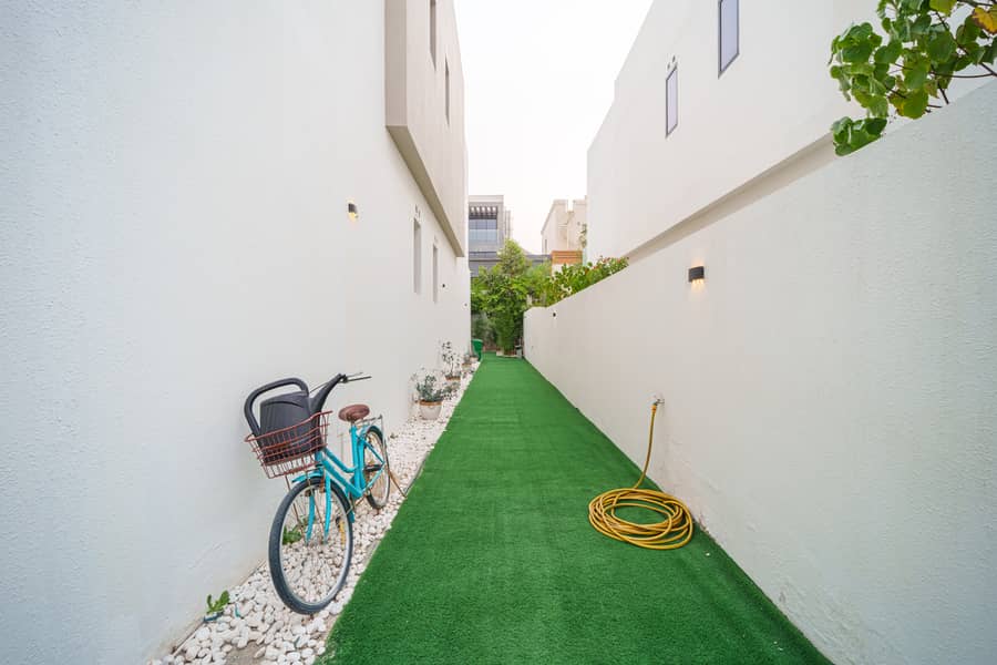 Luxury 5-Bedroom Standalone Villa — photo 48