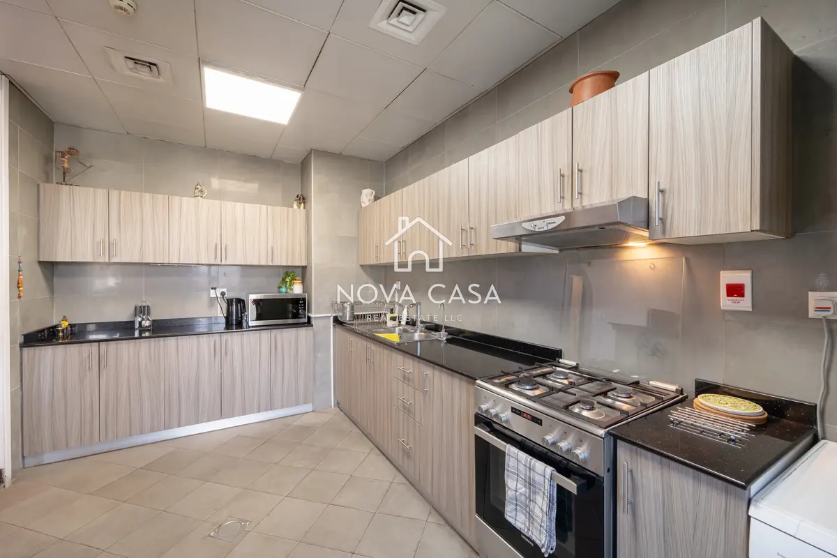 3-Bedroom + Maid's Room, Skyline View — photo 7