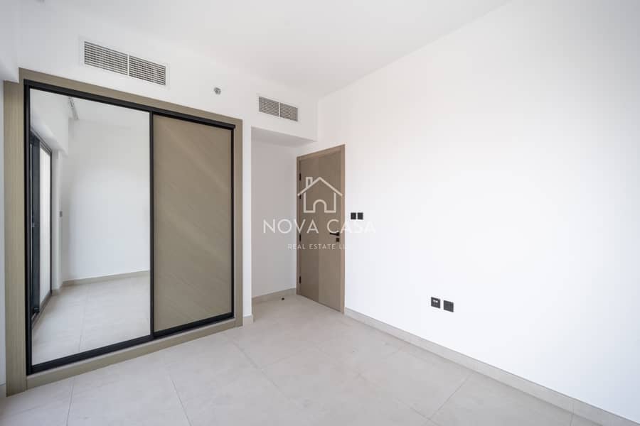 3-Bedroom Corner Unit, Full Creek View — photo 7
