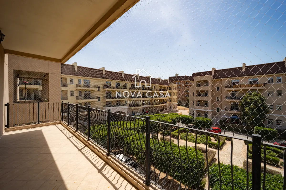 Renovated 2-bedroom apartment in Norton Court 1, Uptown Motor City — main photo