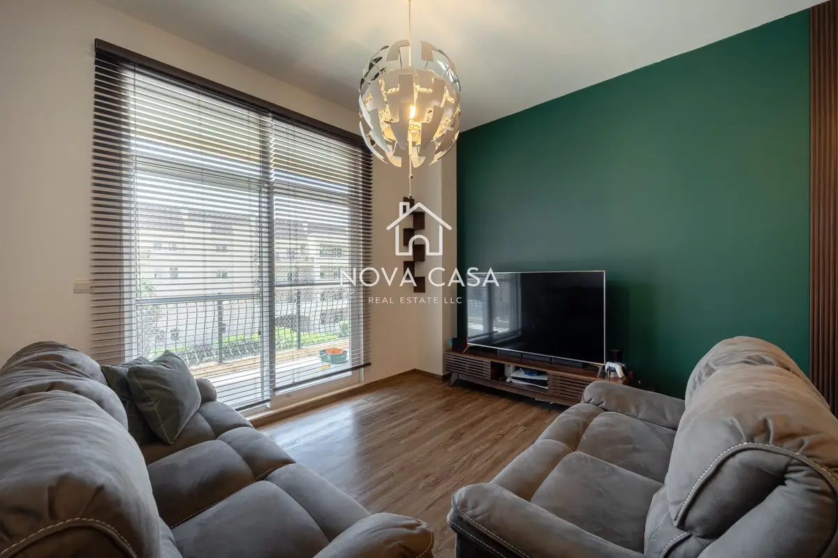 Renovated 2-Bedroom, Park Facing — photo 14