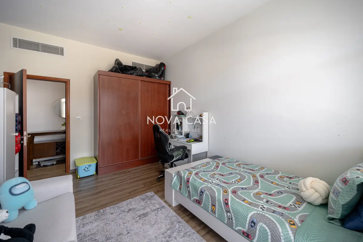Renovated 2-Bedroom, Park Facing — photo 17