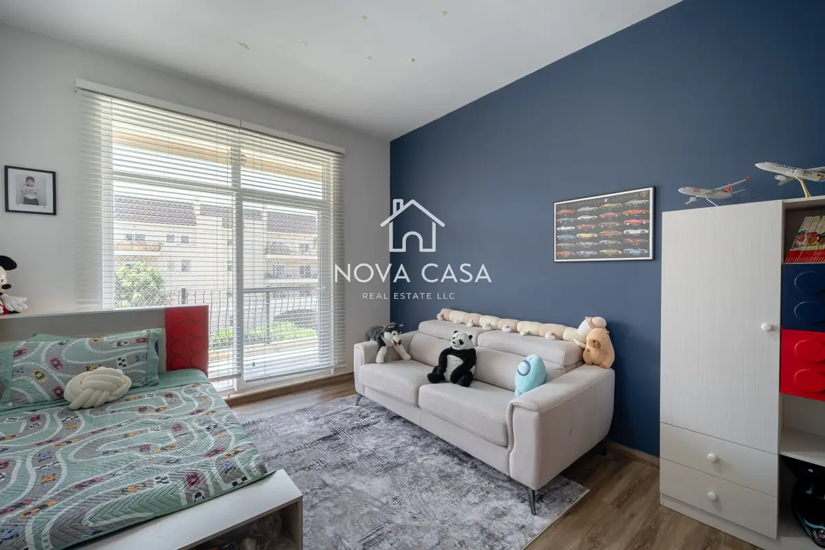 Renovated 2-Bedroom, Park Facing — photo 18