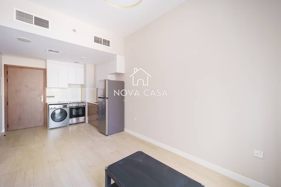 Vacant 1-Bedroom, Semi-Furnished — photo 6