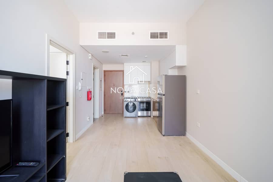 Vacant 1-Bedroom, Semi-Furnished — photo 7