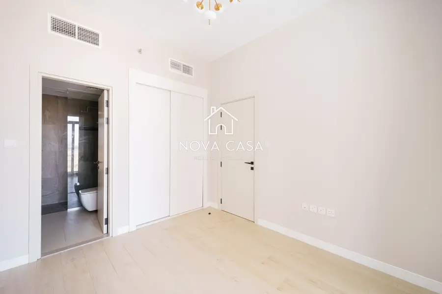 Vacant 1-Bedroom, Semi-Furnished — photo 37