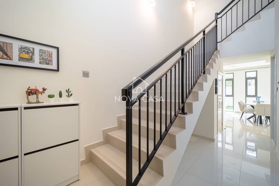Renovated 3-Bedroom Townhouse — photo 2