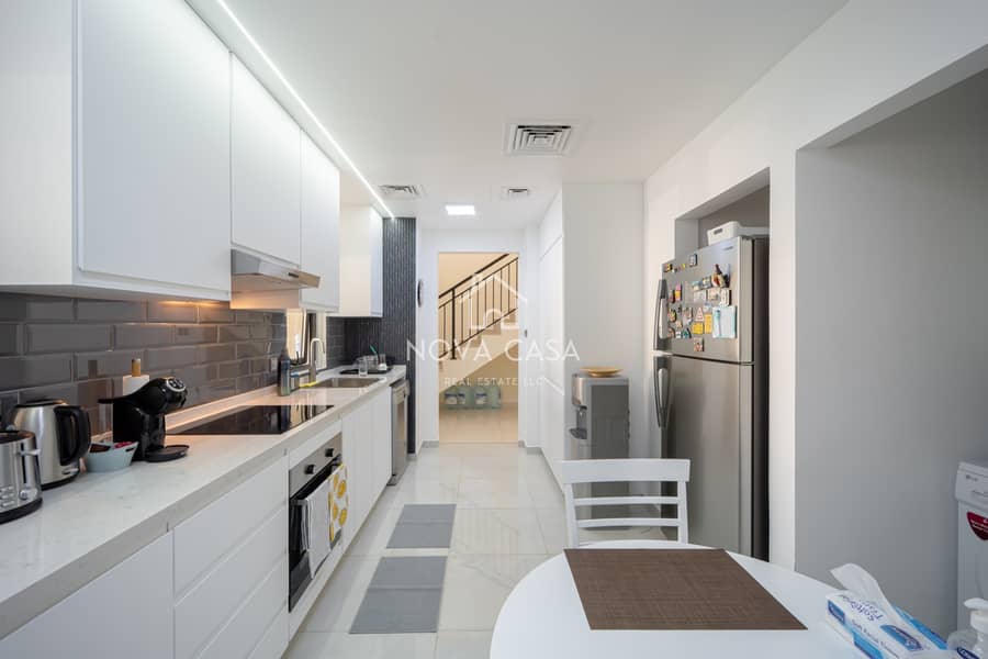 Renovated 3-Bedroom Townhouse — photo 3