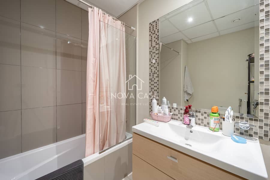 Renovated 3-Bedroom Townhouse — photo 19