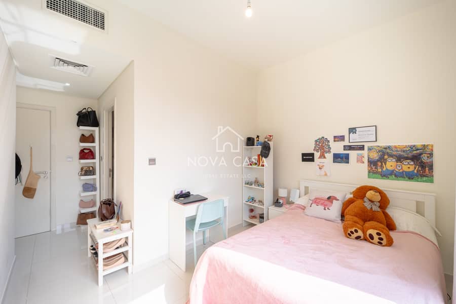 Renovated 3-Bedroom Townhouse — photo 21